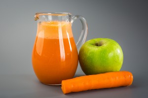 Яблочно-морковный сок для лица
